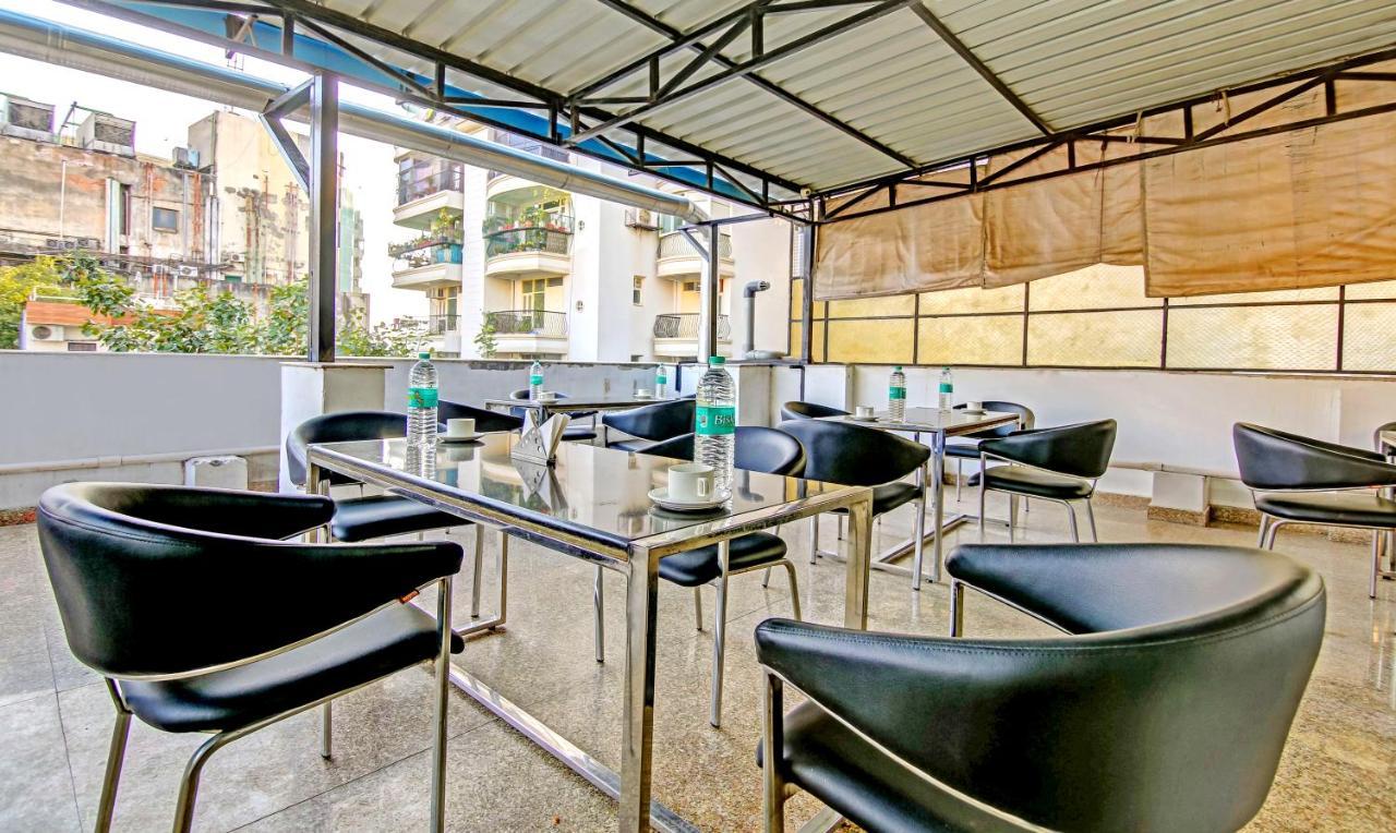Treebo Sai Village Gold Souk - Sec 43 Gurgaon Buitenkant foto